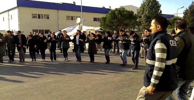 Kıvanç Sezer Yazdı: O Bildik Halay 