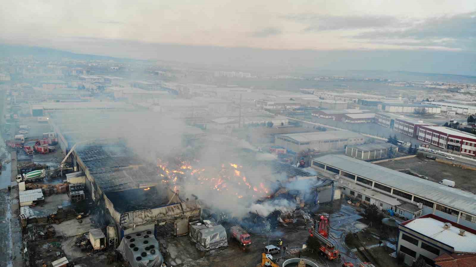 2 Gün Yanan Fabrikanın Bulunduğu Osbde İtfaiye Teşkilatı Olmadığı Ortaya Çıktı