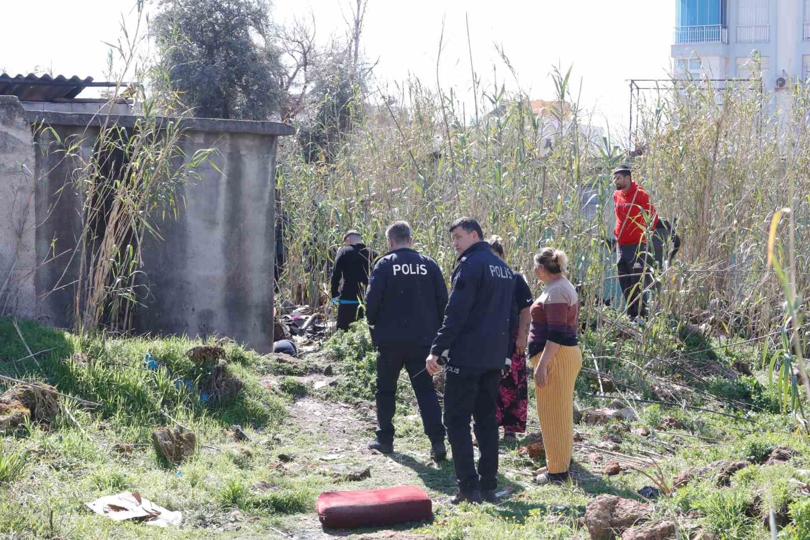 27 Yaşındaki Gencin Cansız Bedeni Boş Arazide Bulundu