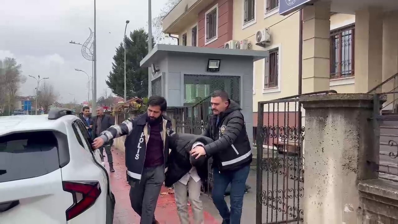 3 Ay Önce Evlendiği Eşini Defalarca Bıçaklayan Koca Tutuklandı