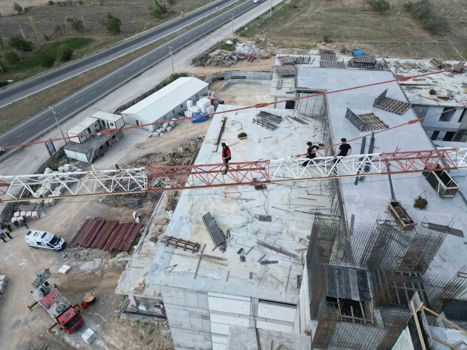 Afyonkarahisarda Parasını Alamayan İnşaat İşçileri İntihar Girişiminde Bulundu