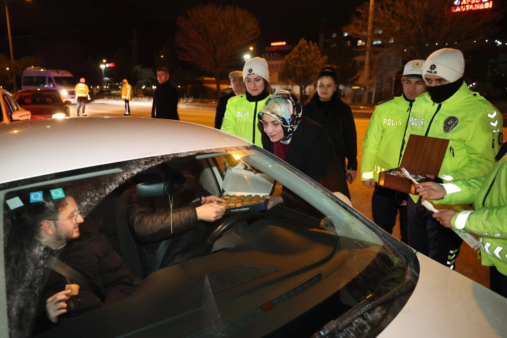 Afyonkarahsiar Valisi Yiğitbaşı'ndan Bölge Trafik Denetleme'ye yerinde ziyaret