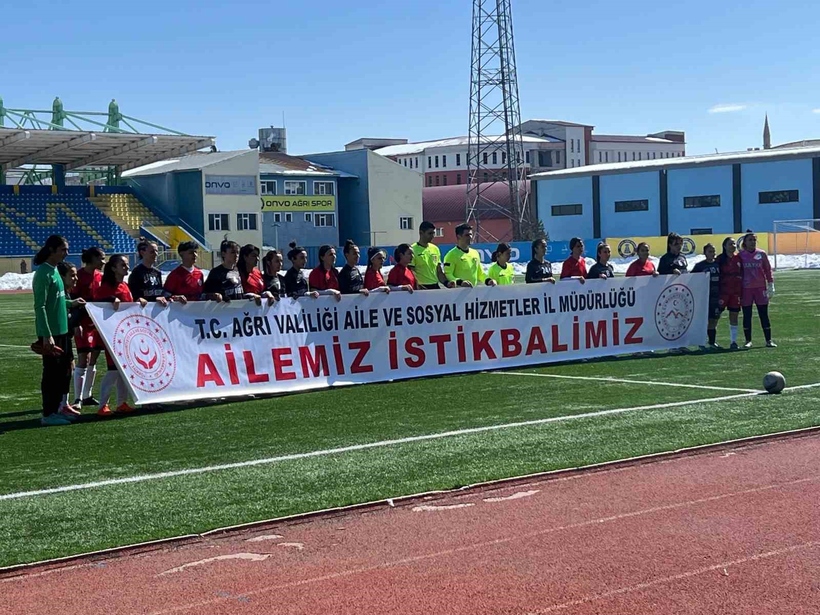 Ağrı Aile Ve Sosyal Politikalar Gençlik Ve Spor Kulübü Kadın Takımı, Silopi Belediyesi Spor Kulübünü 2-1 Mağlup Etti