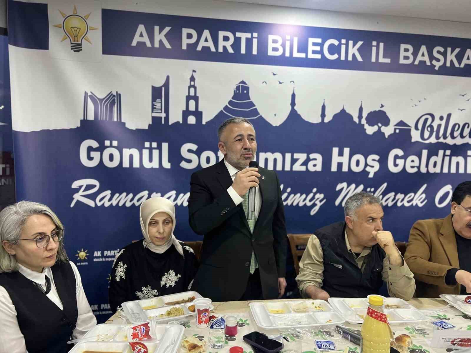 Ak Parti İl Başkanlığında Anlamlı İftar Sofrası