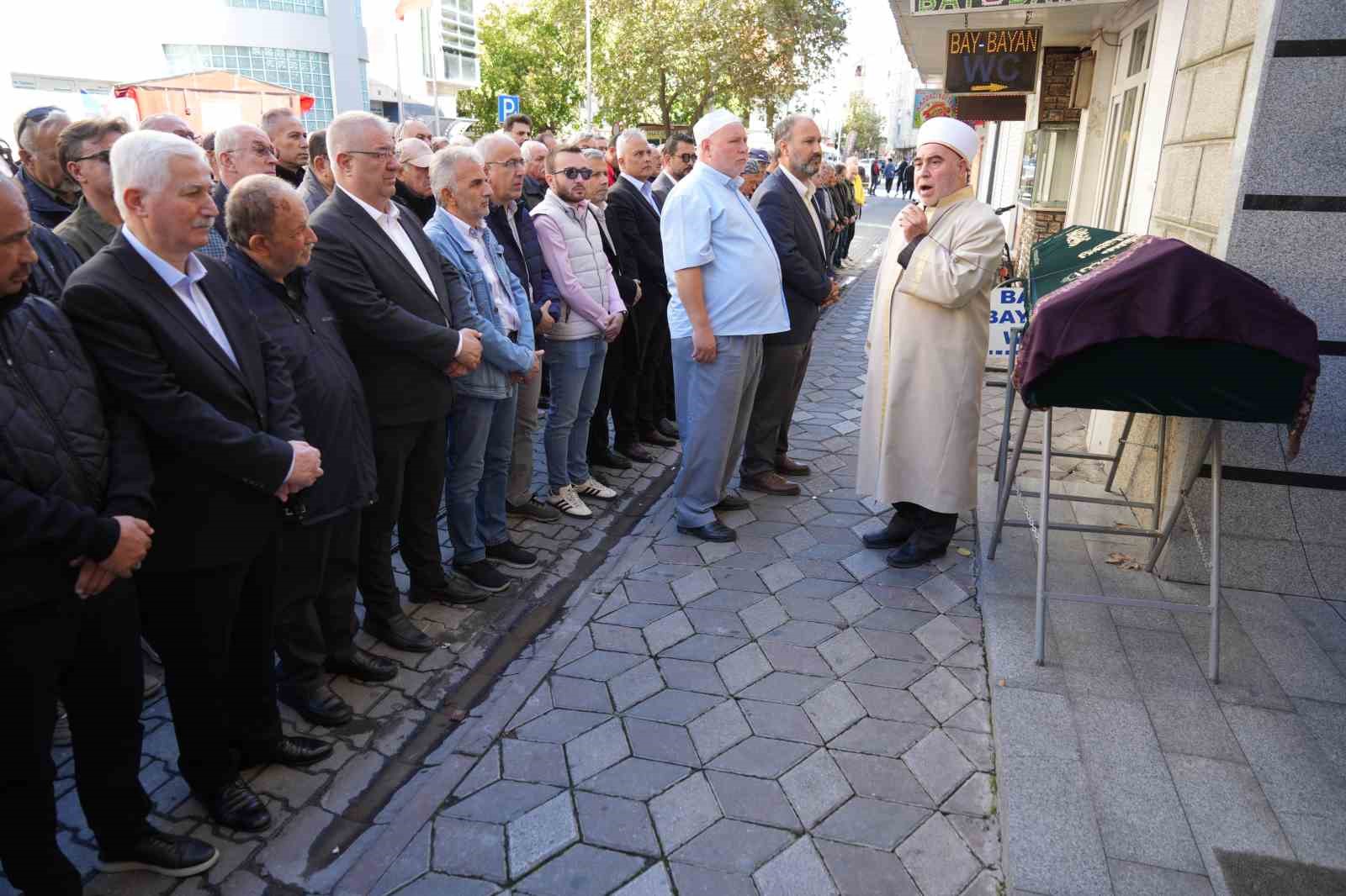 Aksaraydaki Kazada Yaralanarak Tedavi Gördüğü Hastanede Hayatını Kaybeden Hafize Çimen, Edremitte Defnedildi