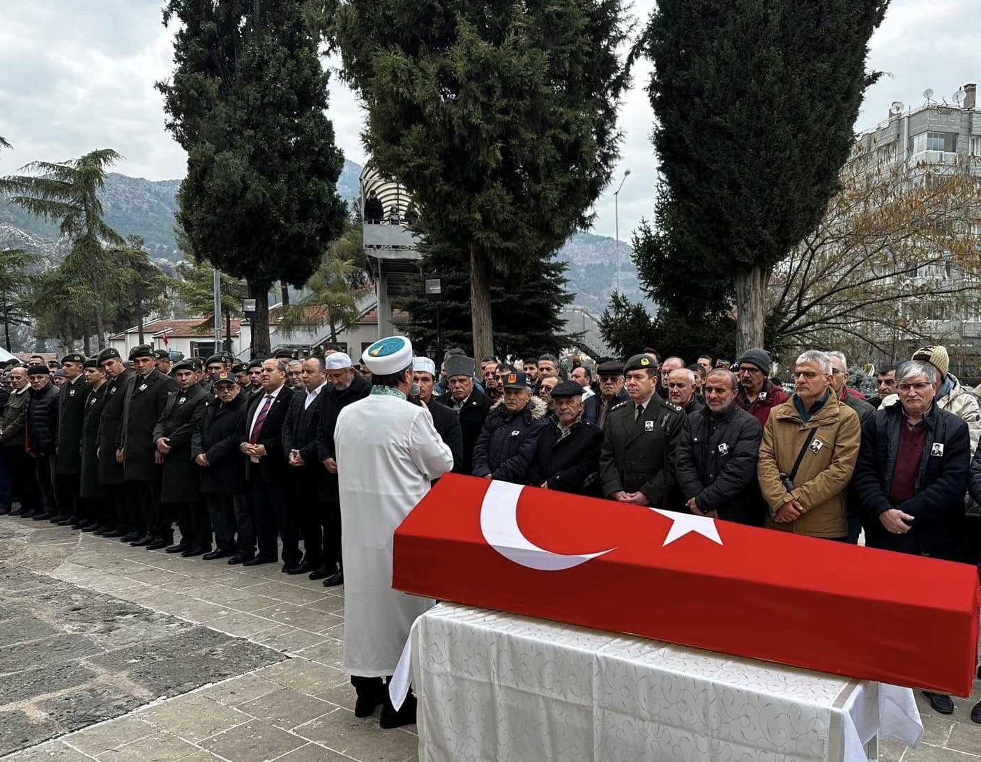 Amasyanın Son Kore Gazilerinden Bayram Çelik Son Yolculuğuna Uğurlandı