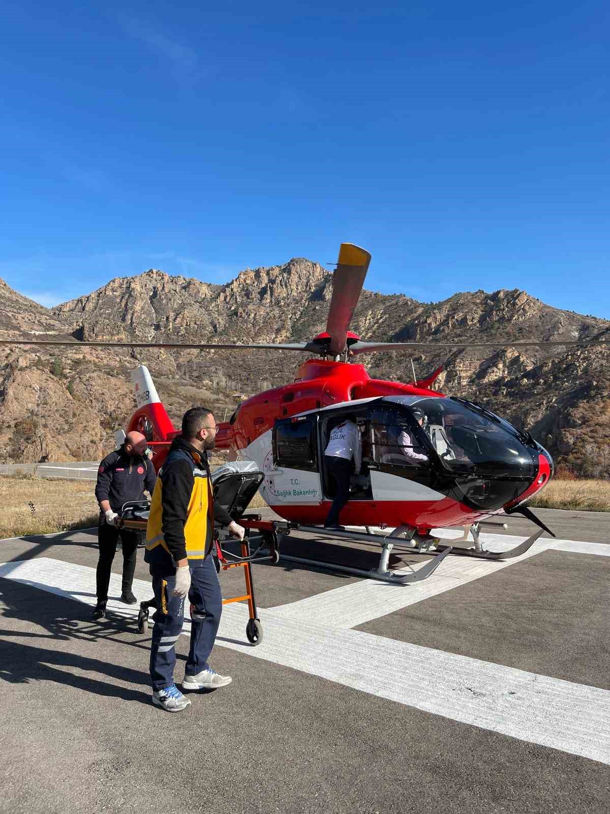 Ambulans Helikopter 70 Yaşındaki Hasta İçin Havalandı