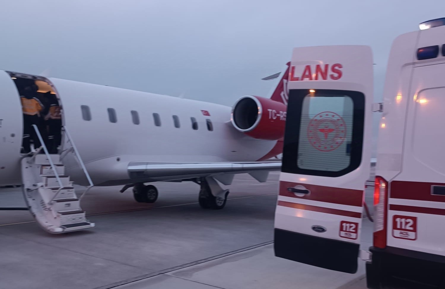 Ambulans Uçak Vandaki İki Hasta İçin Havalandı