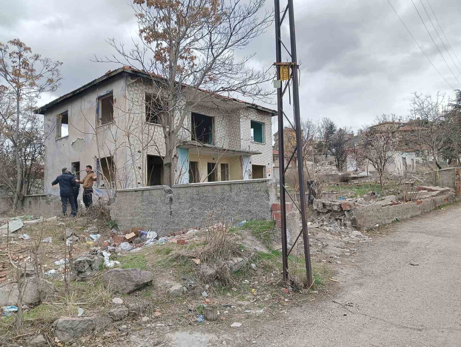 Ankara Ölü Bulunan Kız Çocuğunun Babasından Cinayet İddiası