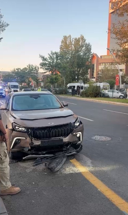 Ankarada 8 Araçlı Zincirleme Kaza: 1 Yaralı