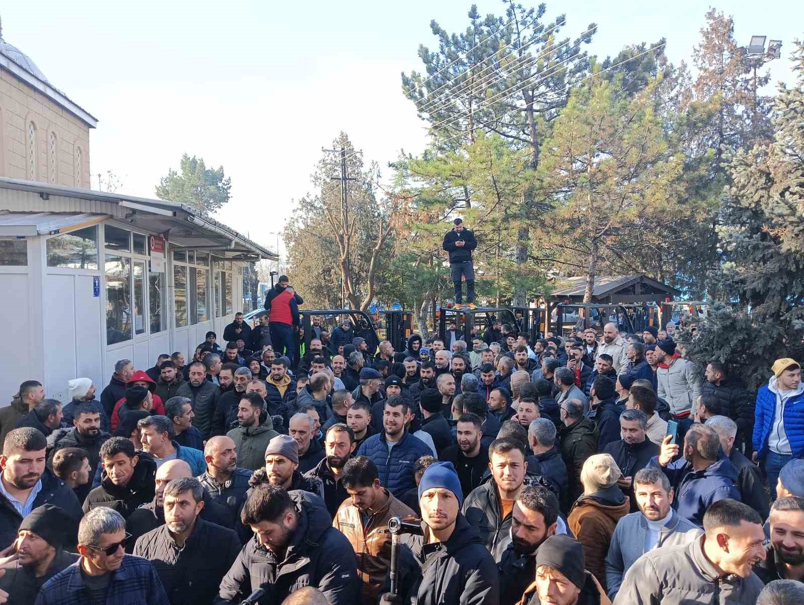 Ankarada Zam Talebi Reddedilen Hal Çalışanlarından İş Bırakma Eylemi