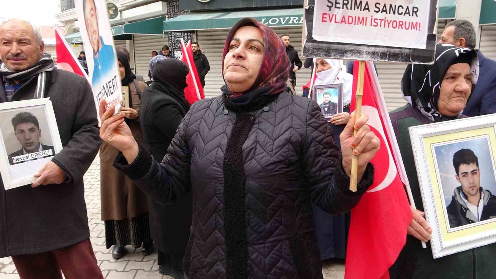 Anne Nazlı Sancar: “Çocuklarını, Çocuklarımızın Kanıyla Okutuyorlar”