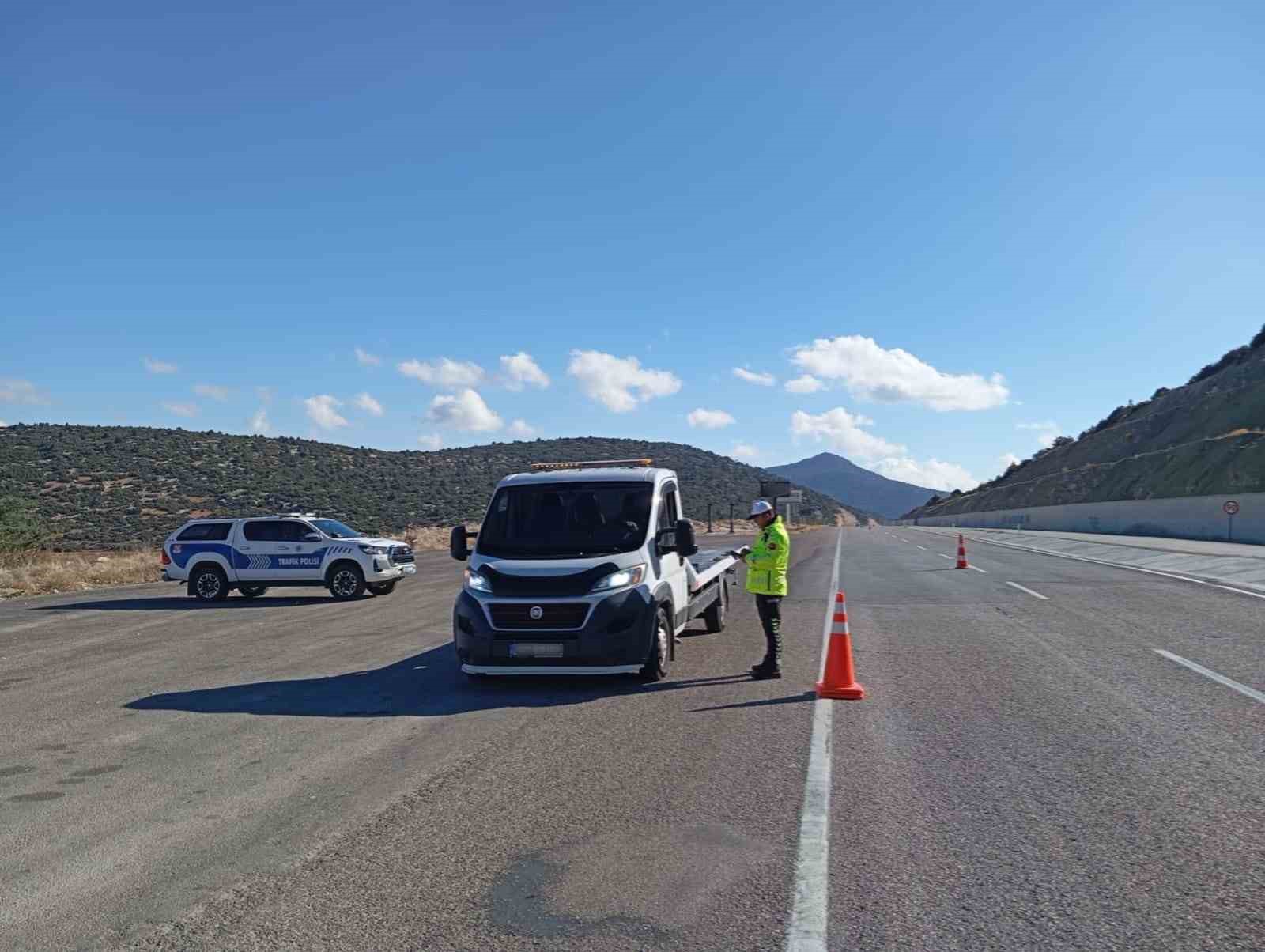 Antalyada 1 Haftada 16 Bin Araç Sürücüsüne Ceza Uygulandı