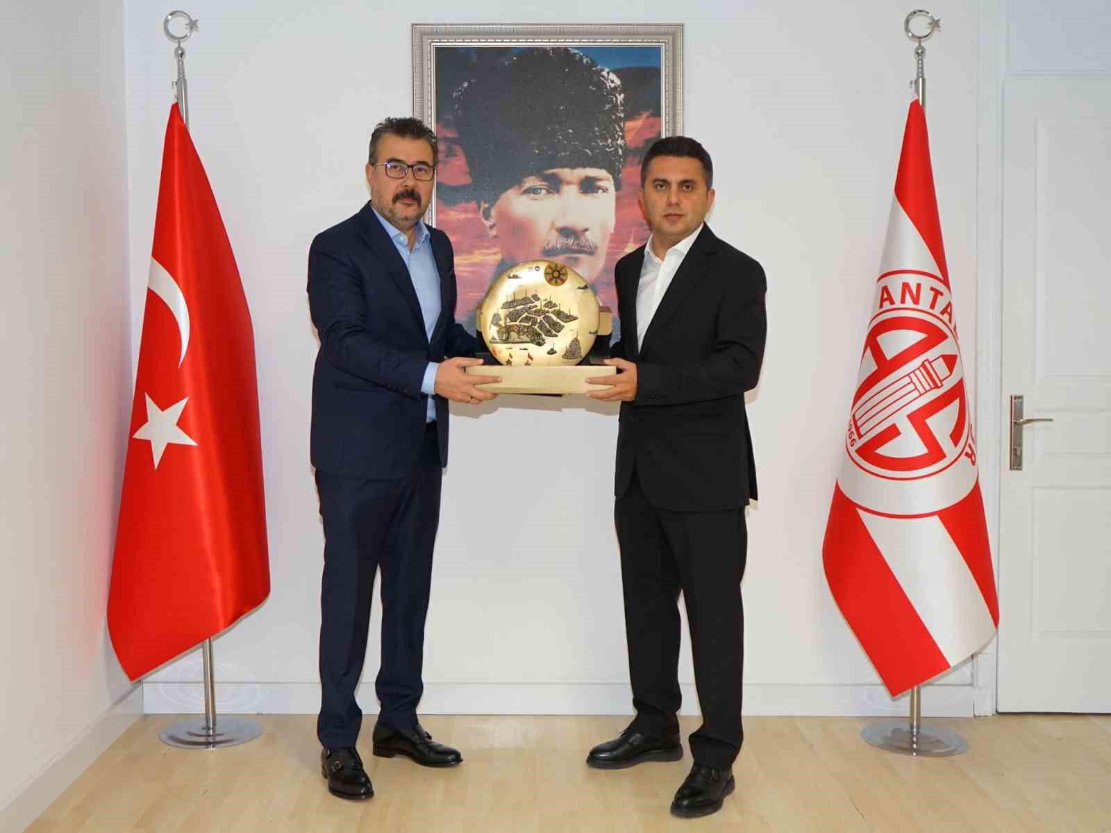 Antalyaspor Kulübünde Devir Teslim Gerçekleşti