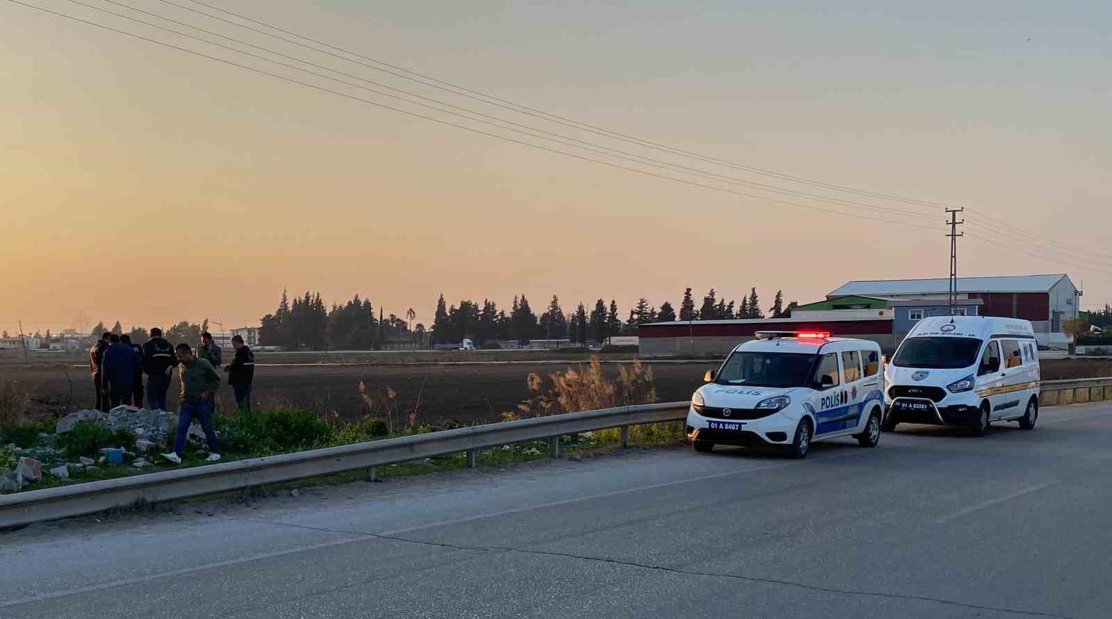 Aracı Arıza Yapan Vatandaş Fark Etti: Adanada İnsan Kemikleri Ve Kafatası Bulundu