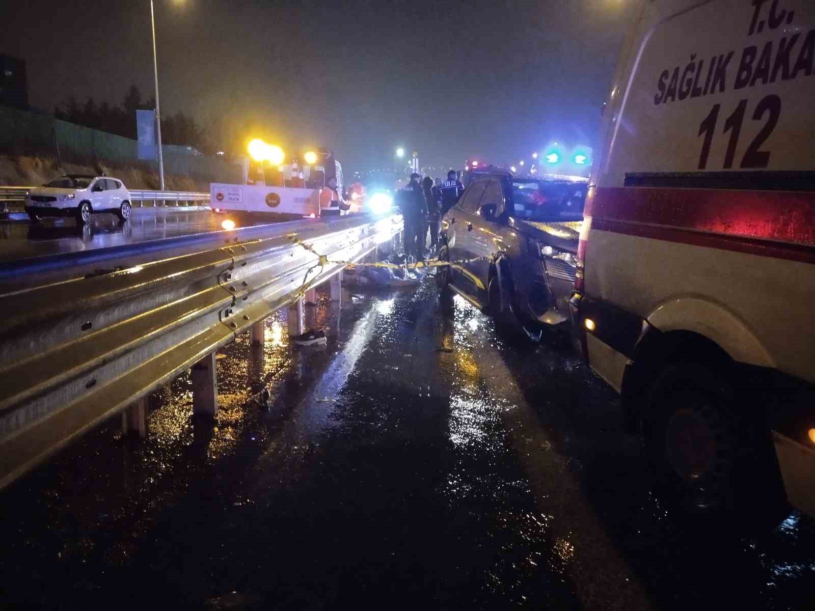 Ataşehirde Zincirleme Trafik Kazası: 1 Ölü, 2 Yaralı