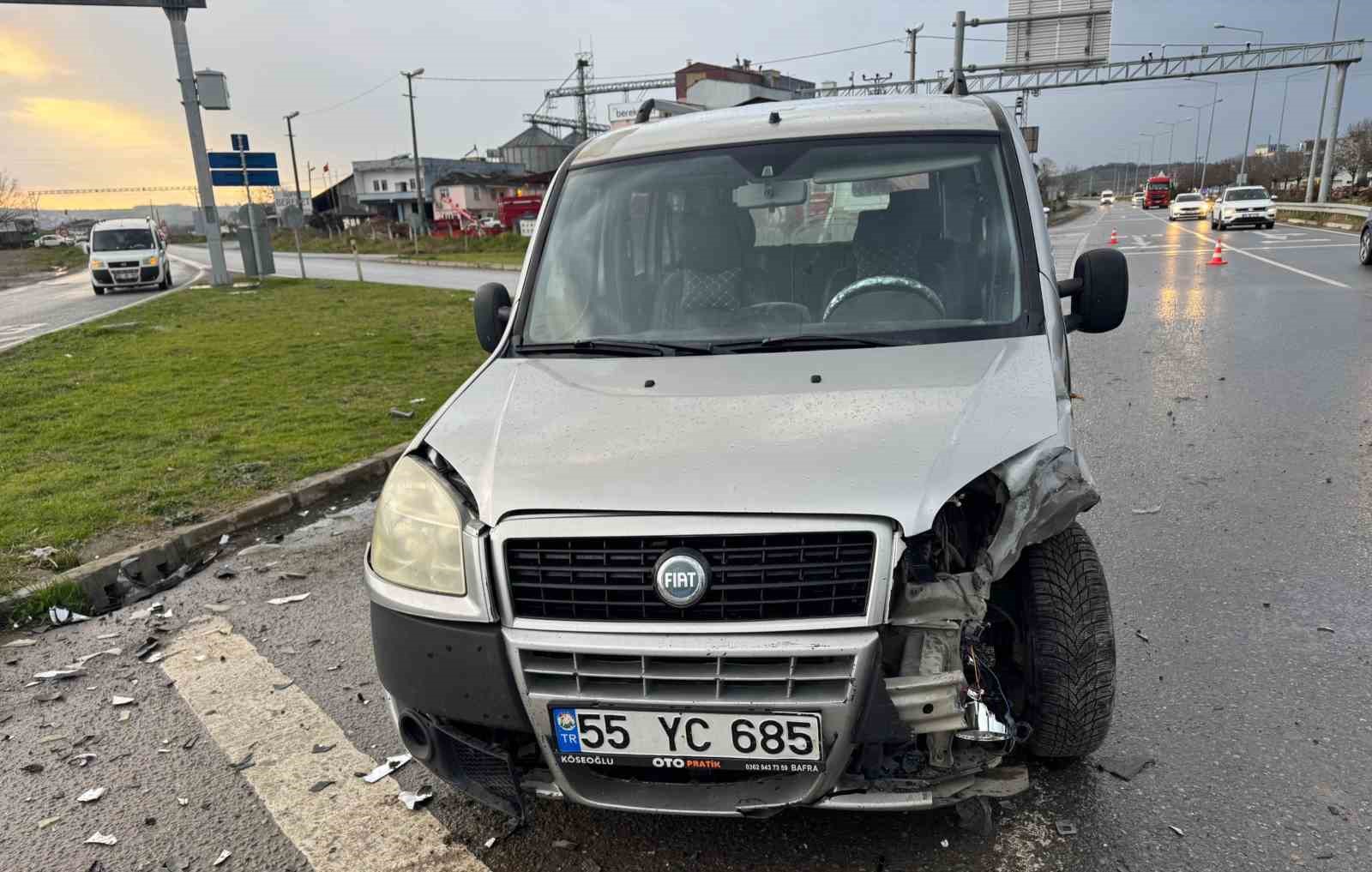 Bafrada Trafik Kazası: 3 Yaralı