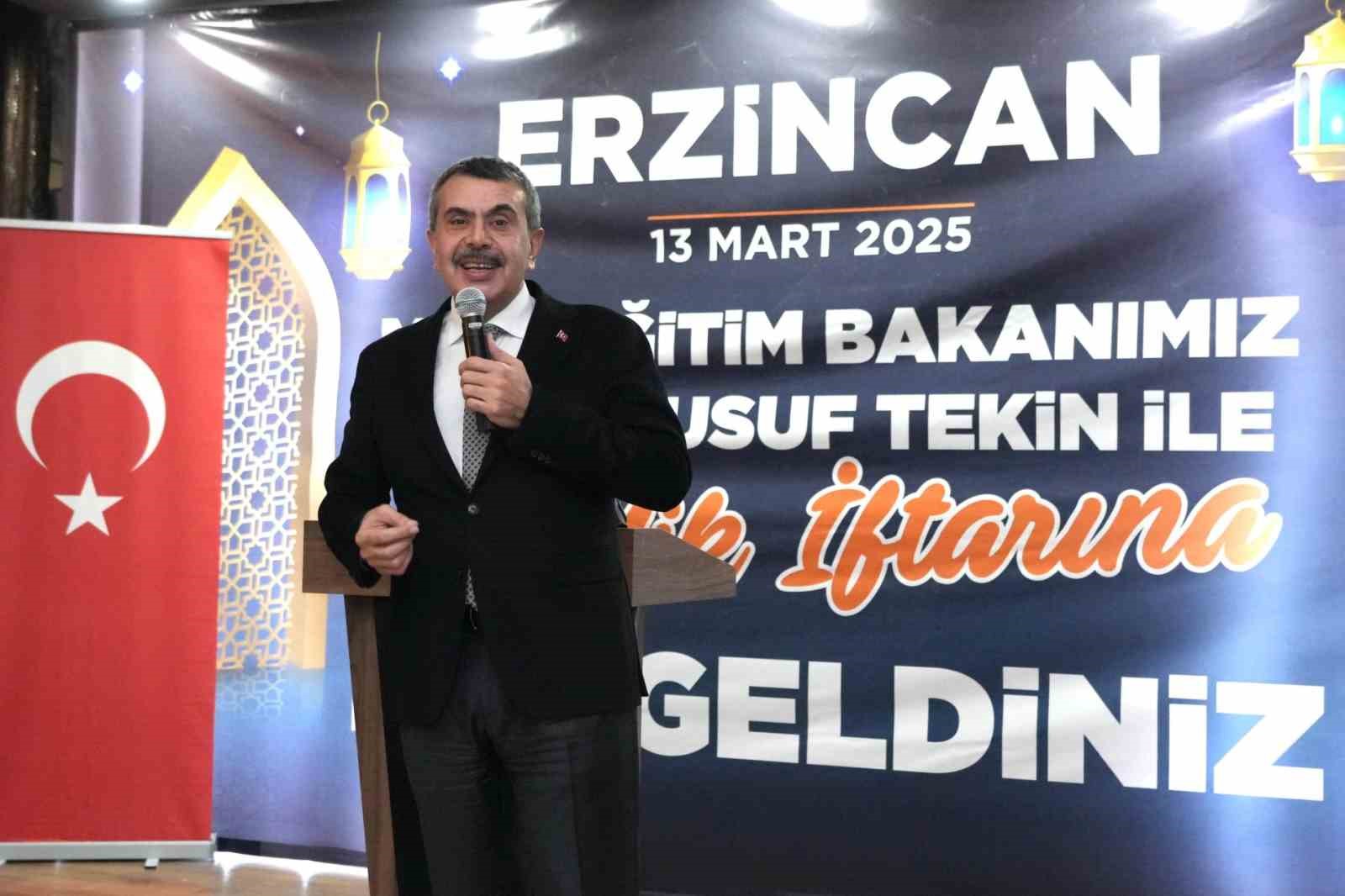 Bakan Tekin, Erzincanda Gençlik İftarı Programına Katıldı