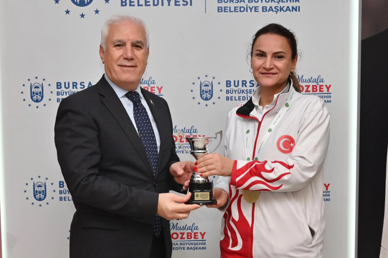 Başkan Bozbey, Dünya Şampiyonu Dilek Yavaşı Ağırladı