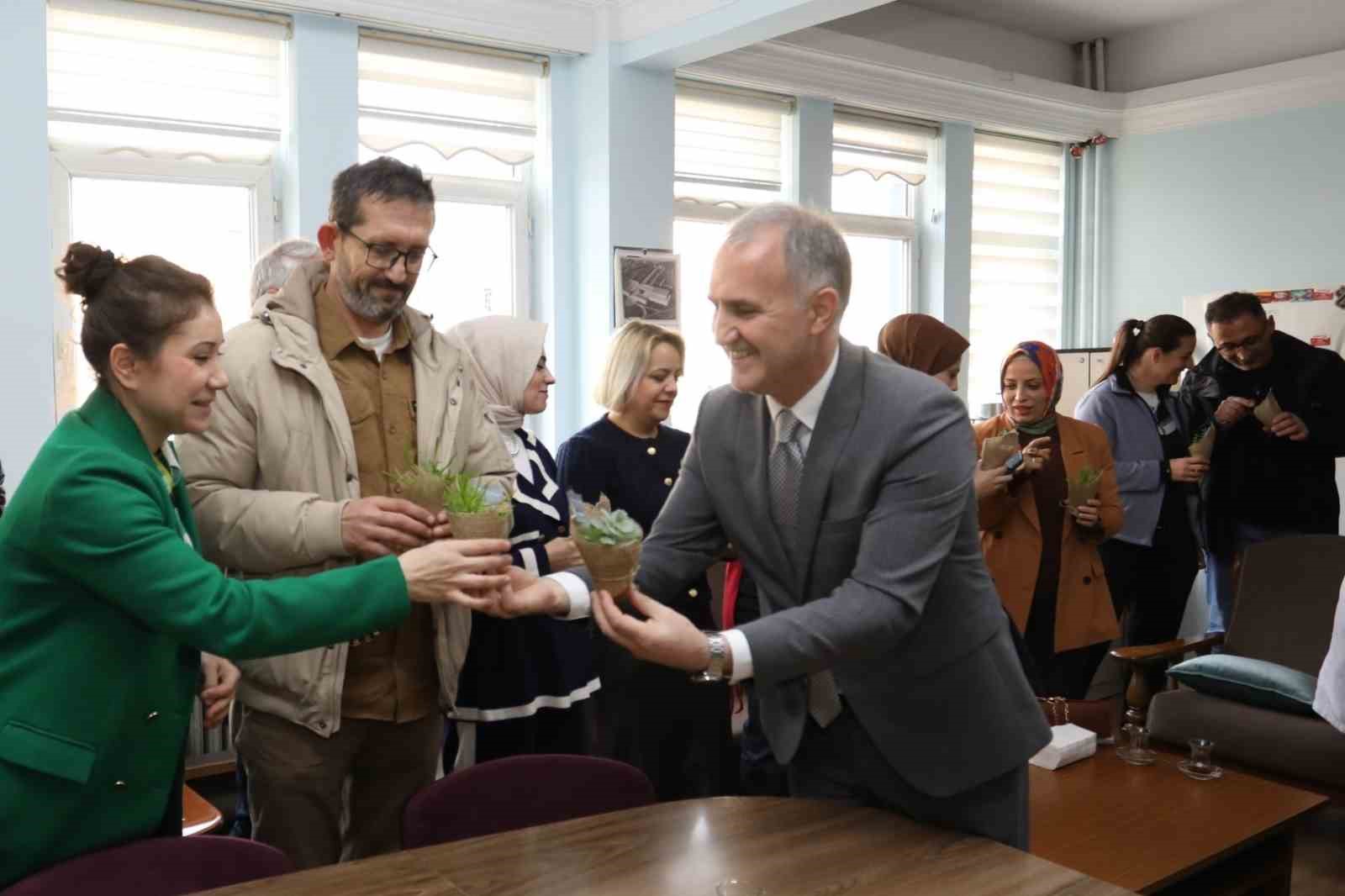 Başkan Tabandan Öğrenciler; “Şehri Birlikte Yönetelim”