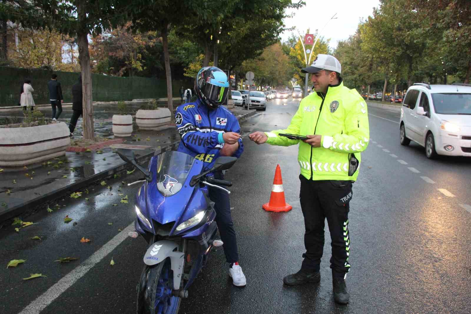 Batmanda Motosiklet Denetimleri Arttı