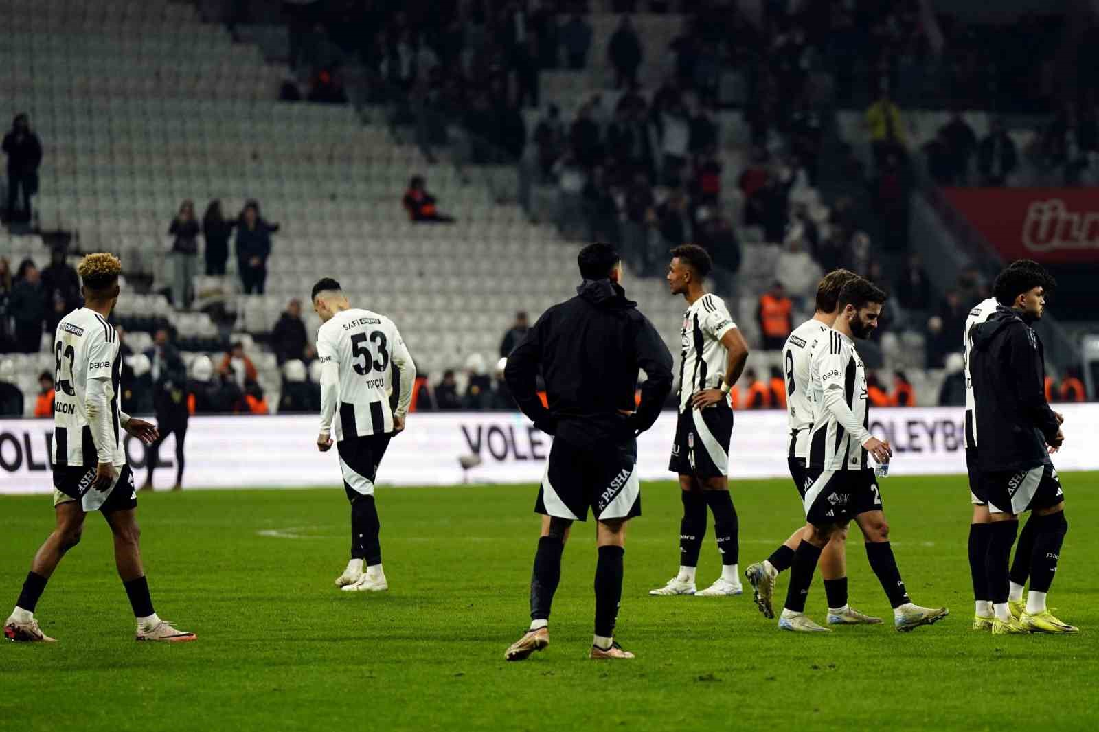 Beşiktaş, İlk Yarılarda Alanyasporu Yenemiyor