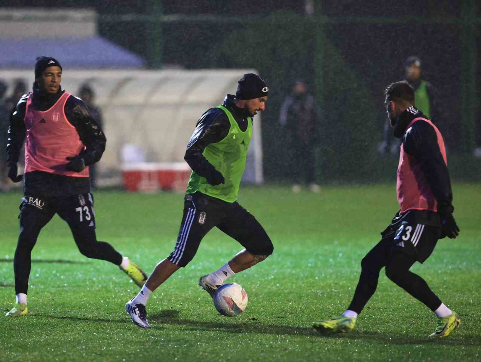 Beşiktaşta Çaykur Rizespor Maçı Hazırlıkları Sürüyor