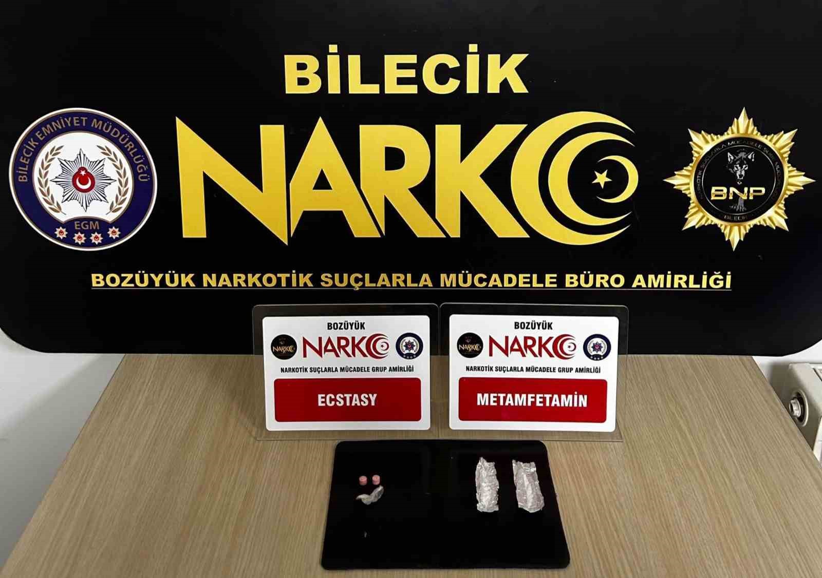 Bilecikte Şüpheli Şahsın Üzerinden Uyuşturucu Çıktı