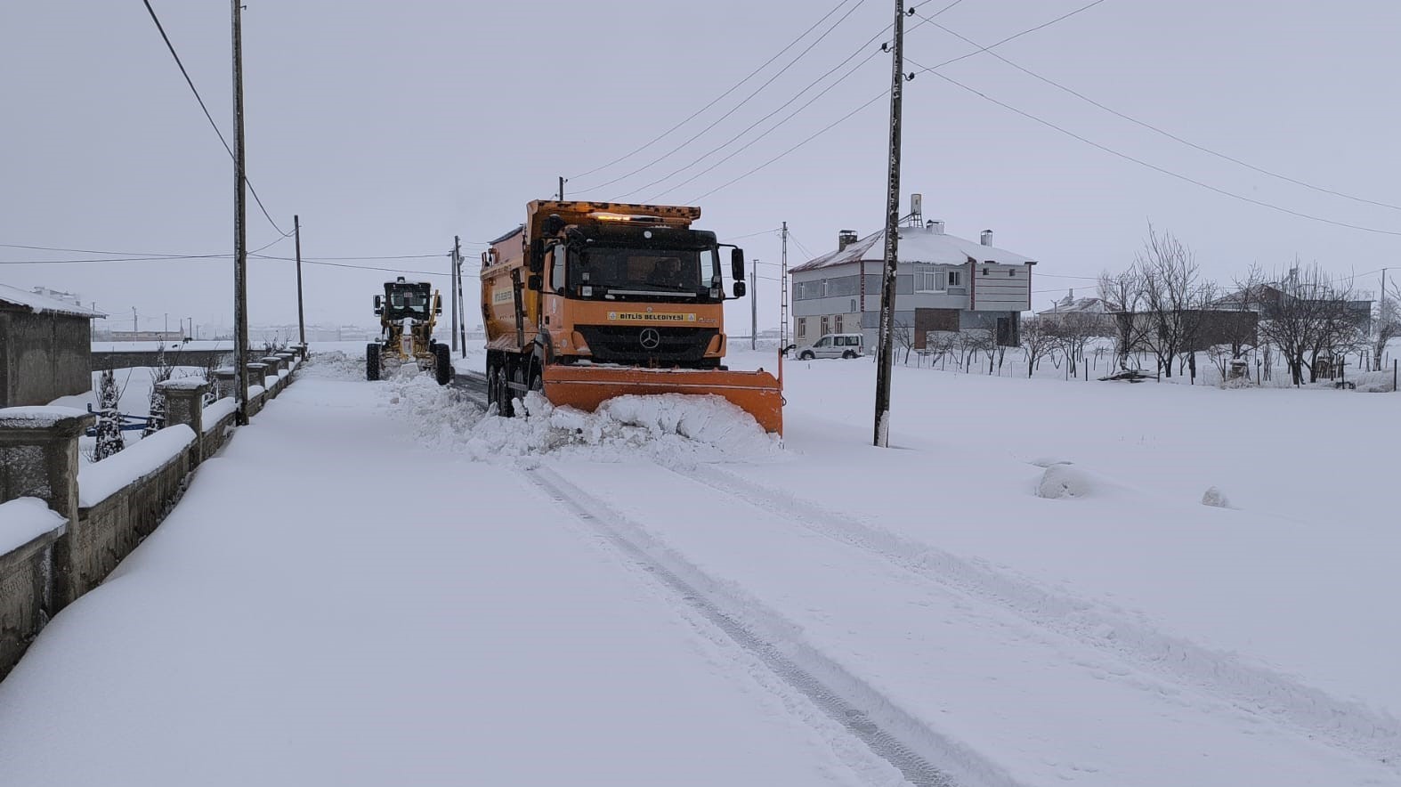 Bitliste Kapalı Köy Yolları Tek Tek Ulaşıma Açılıyor