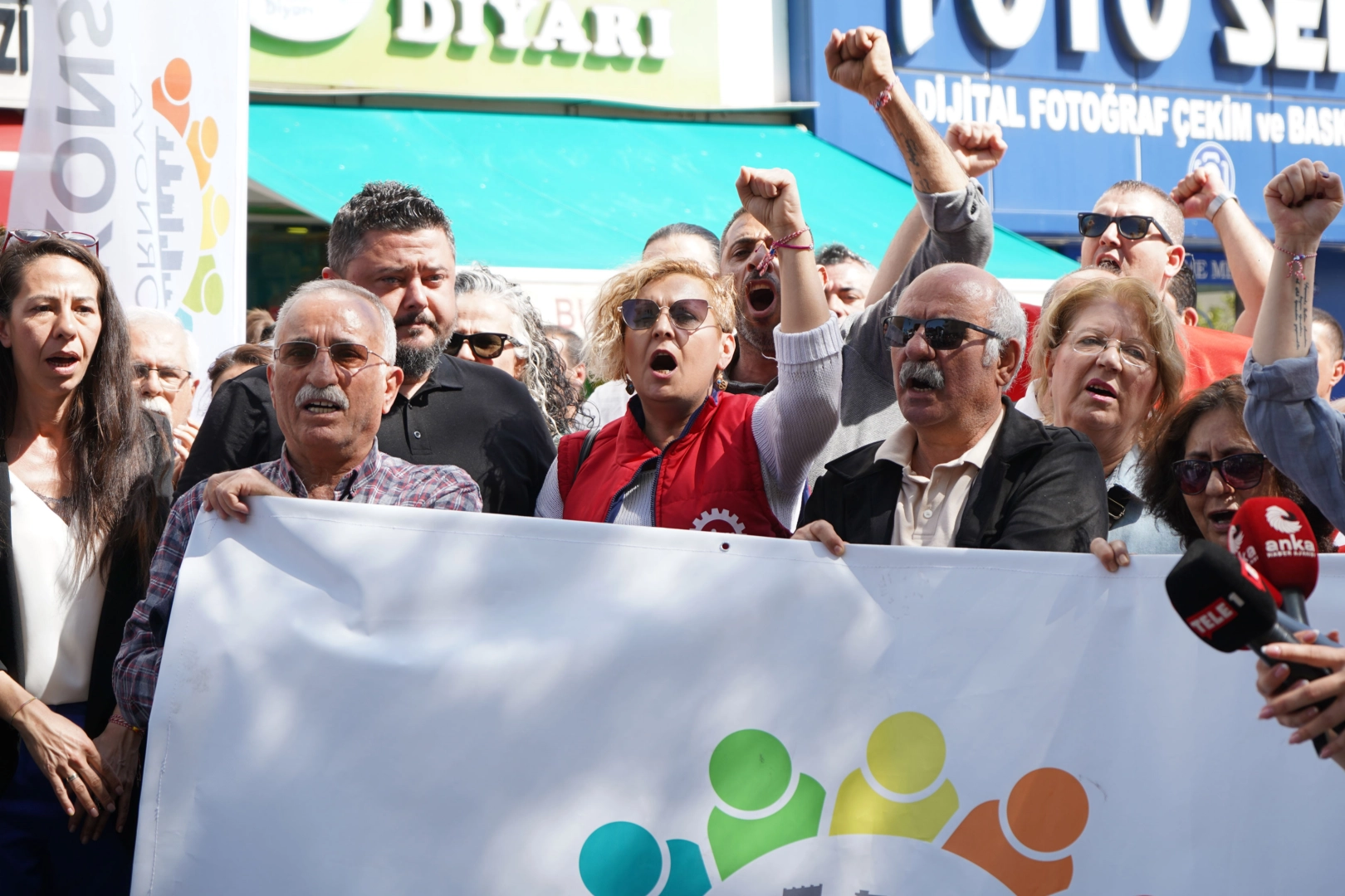 Bornova'da planlara tepki! Zeytinlikleri betona ve ranta kurban etmeyeceğiz!