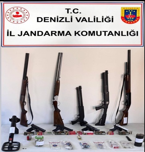 Buldanda Jandarmanın Düzenlediği Operasyonda 14 Şüpheli Yakalandı