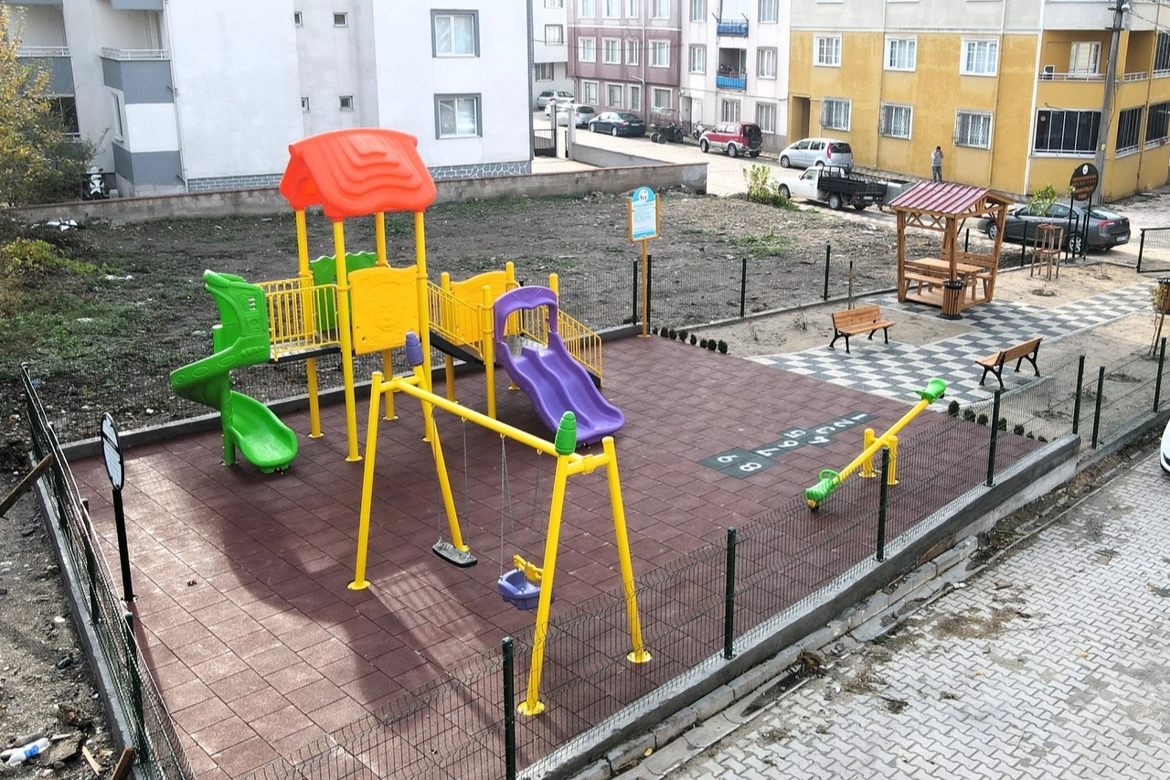 Bursa Mustafakemalpaşa'da çocuklara yeni park