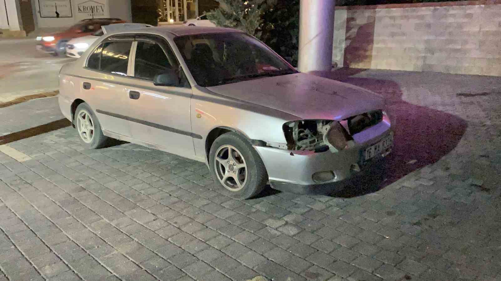 Bursada Motosiklet İle Otomobil Çarpıştı: 1 Yaralı