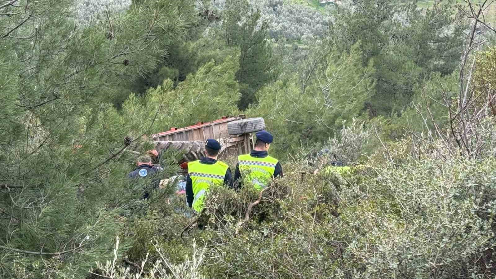 Bursada Traktör Şarampole Yuvarlandı: 1 Ölü, 1 Yaralı