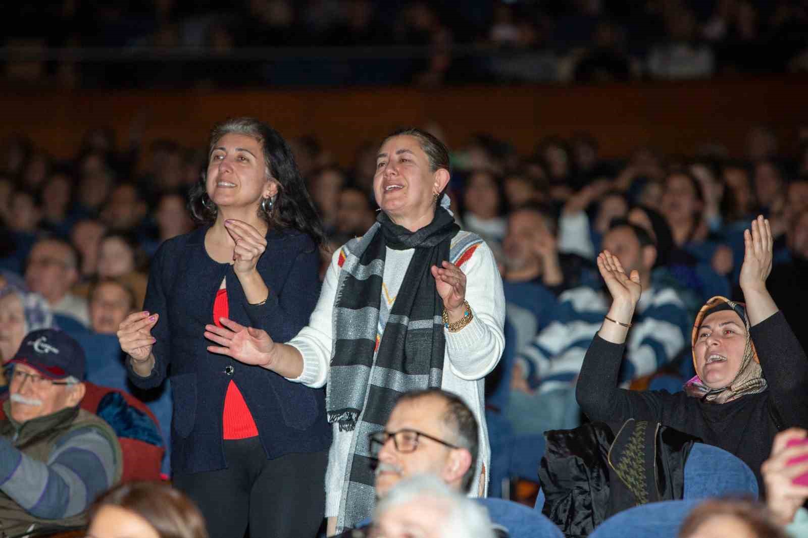 Çalgıcı Mektebi Roman Orkestrasından Muhteşem Konser