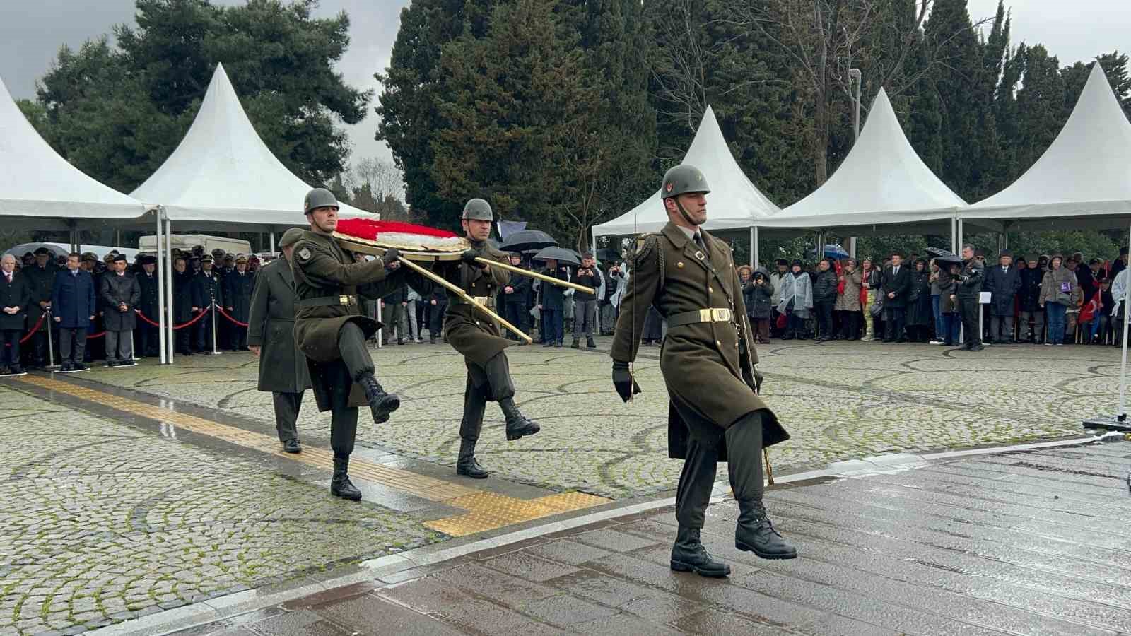 Çanakkale Şehitleri Edirnekapı Şehitliğinde Törenle Anıldı