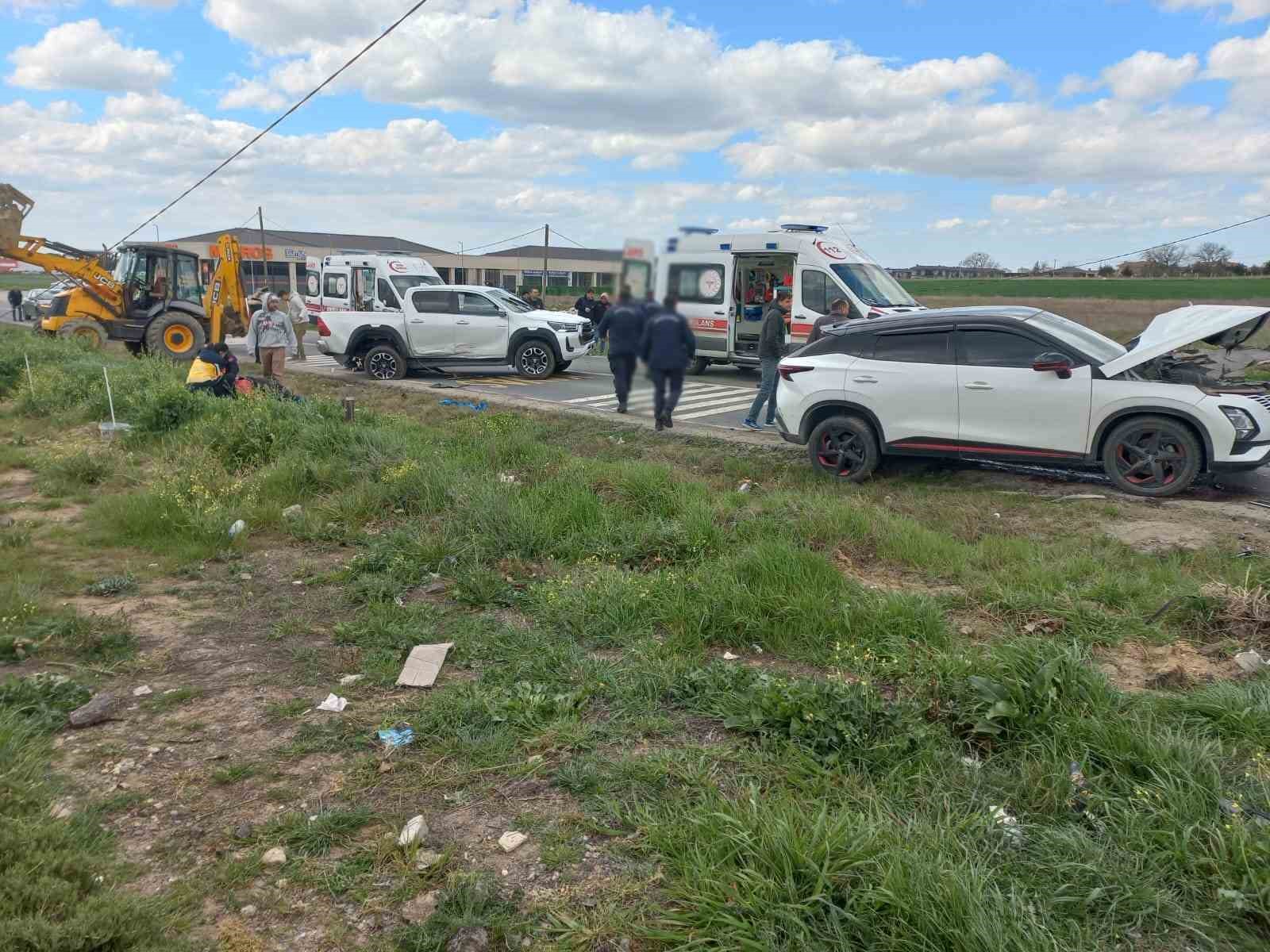 Çorluda Zincirleme Kaza: 3Ü Askeri Personel 6 Yaralı