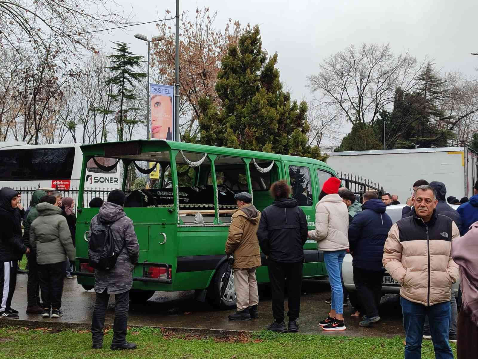 Çukur Dizisinin Çekildiği Kahvehane İşletmecisi Tarafından Vurulan Ercan Çalinin Cenaze Namazı Kılındı