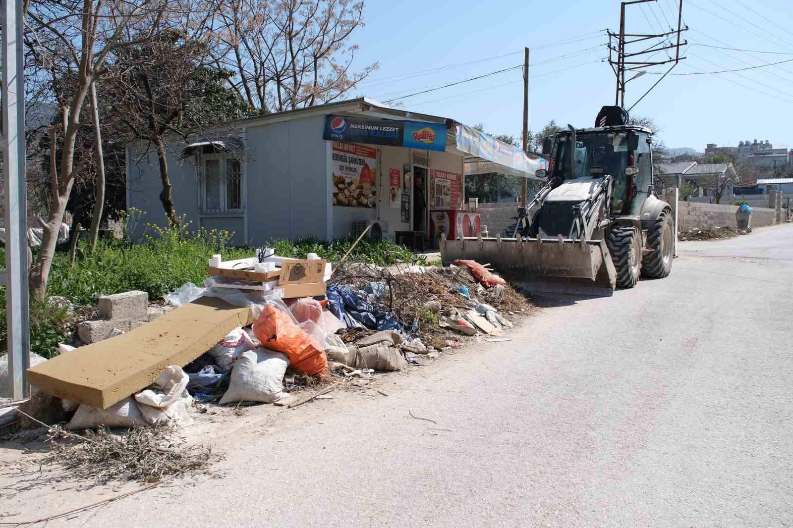 Defnede Temiz Çevre Anlayışıyla Hafriyat Atıkları Toplanıyor