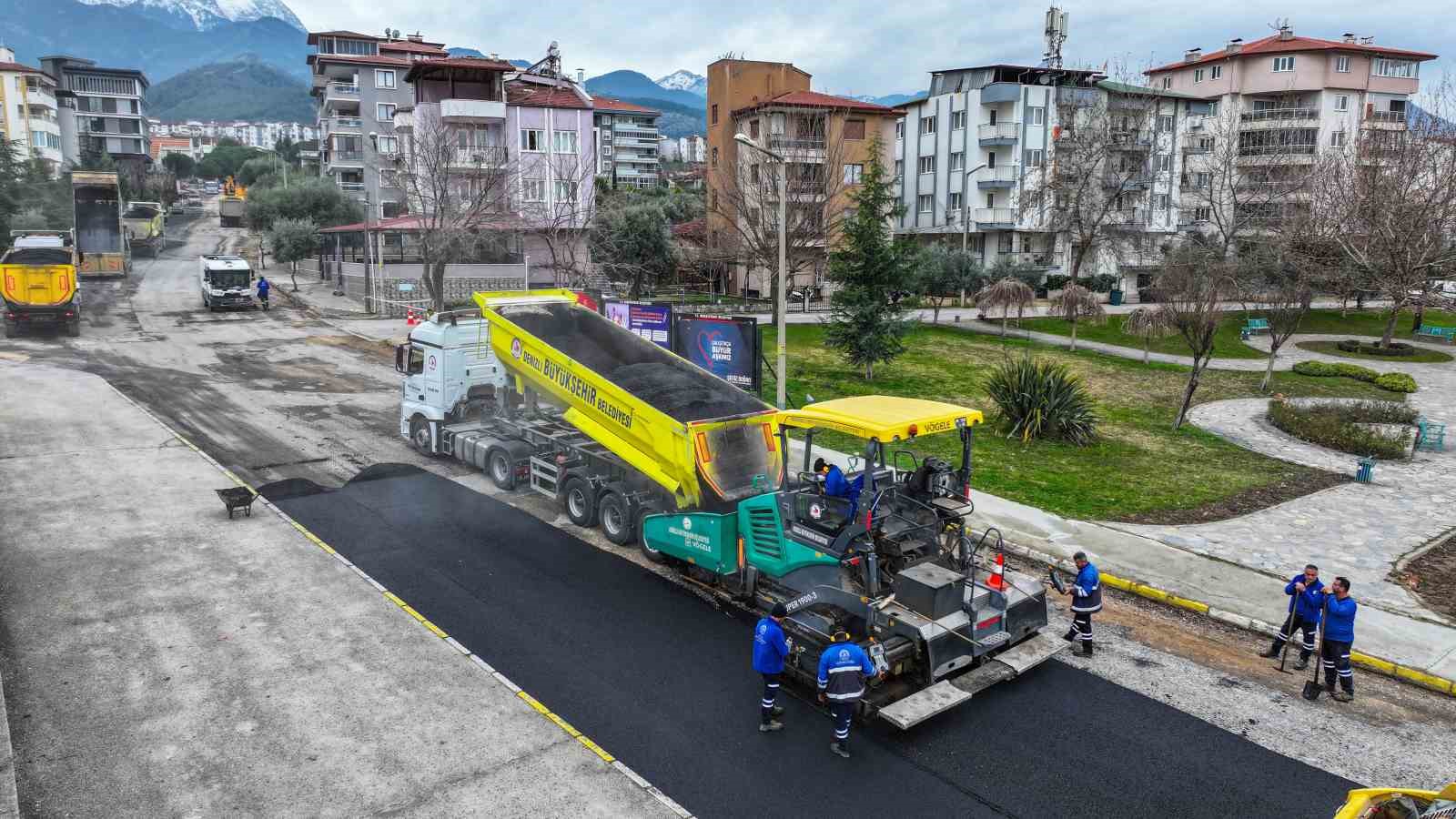 Denizli Büyükşehir Belediyesinin Asfalt Seferberliği Devam Ediyor