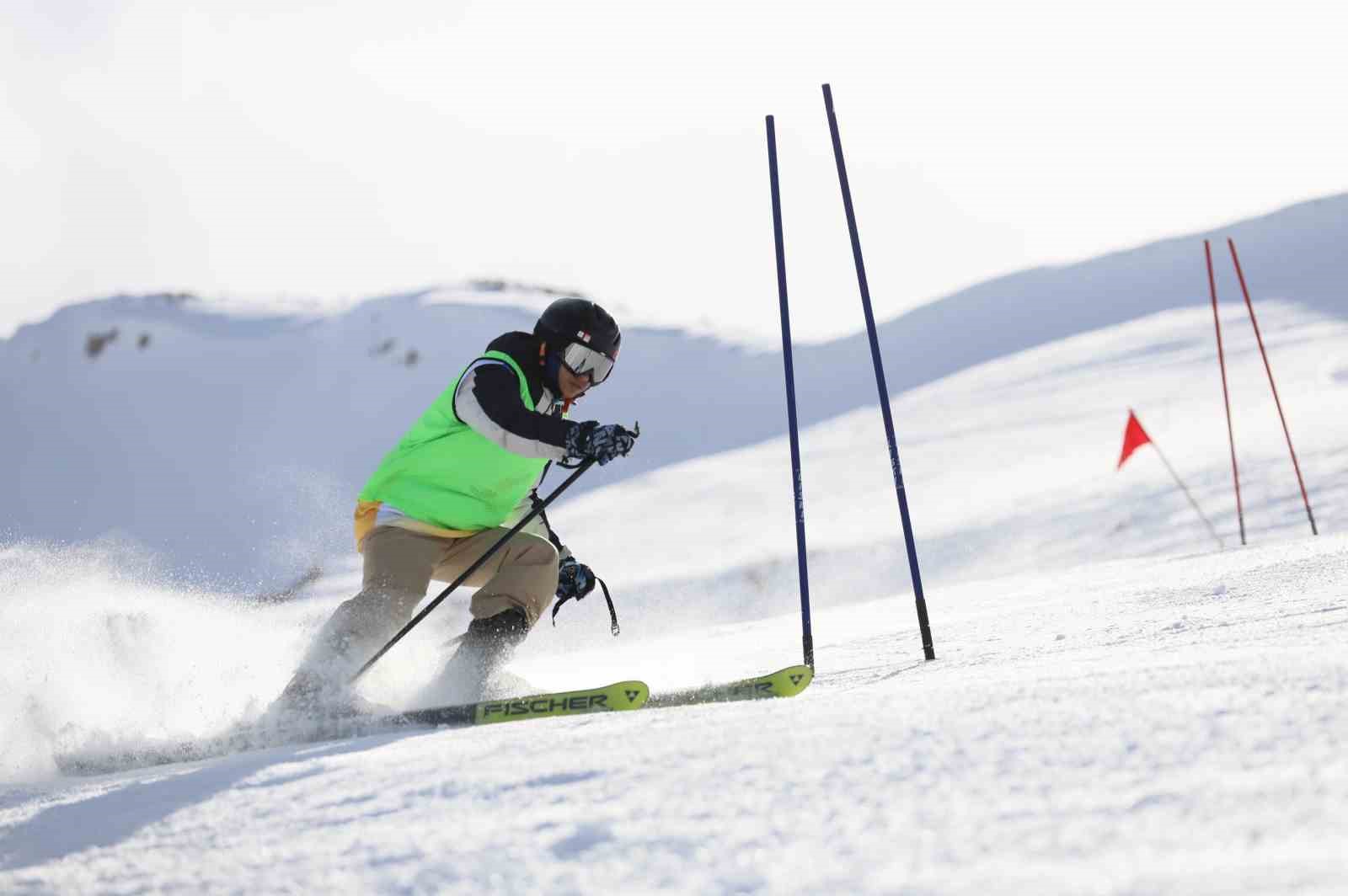 Denizli Kayak Merkezinde Heyecan Yaşandı