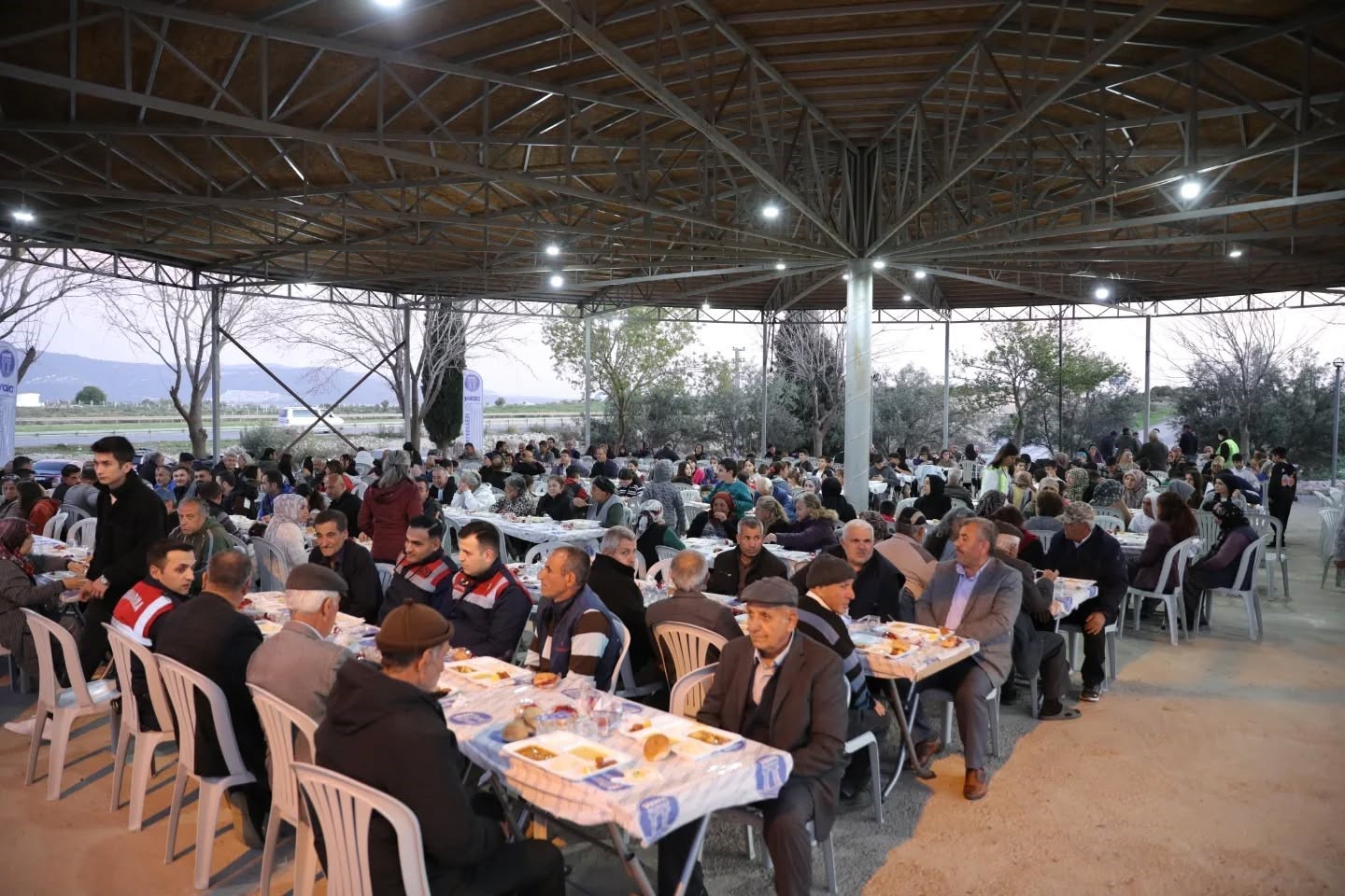 Didim Belediyesi Vatandaşları İftar Sofralarında Buluşturuyor