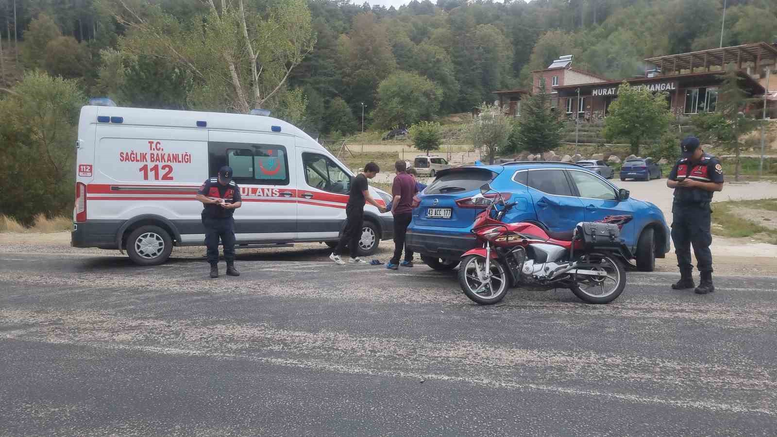 Domaniçte Otomobil İle Motosiklet Çarpıştı: 1 Yaralı