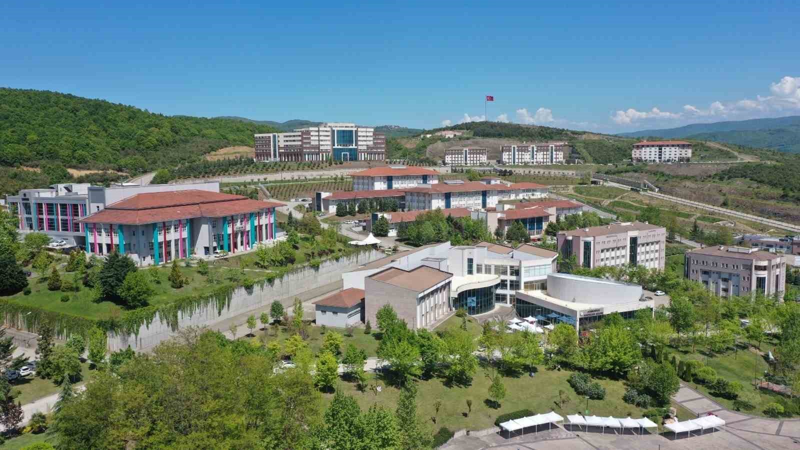 Düzce Üniversitesi 90 Basamak Birden Yükseldi