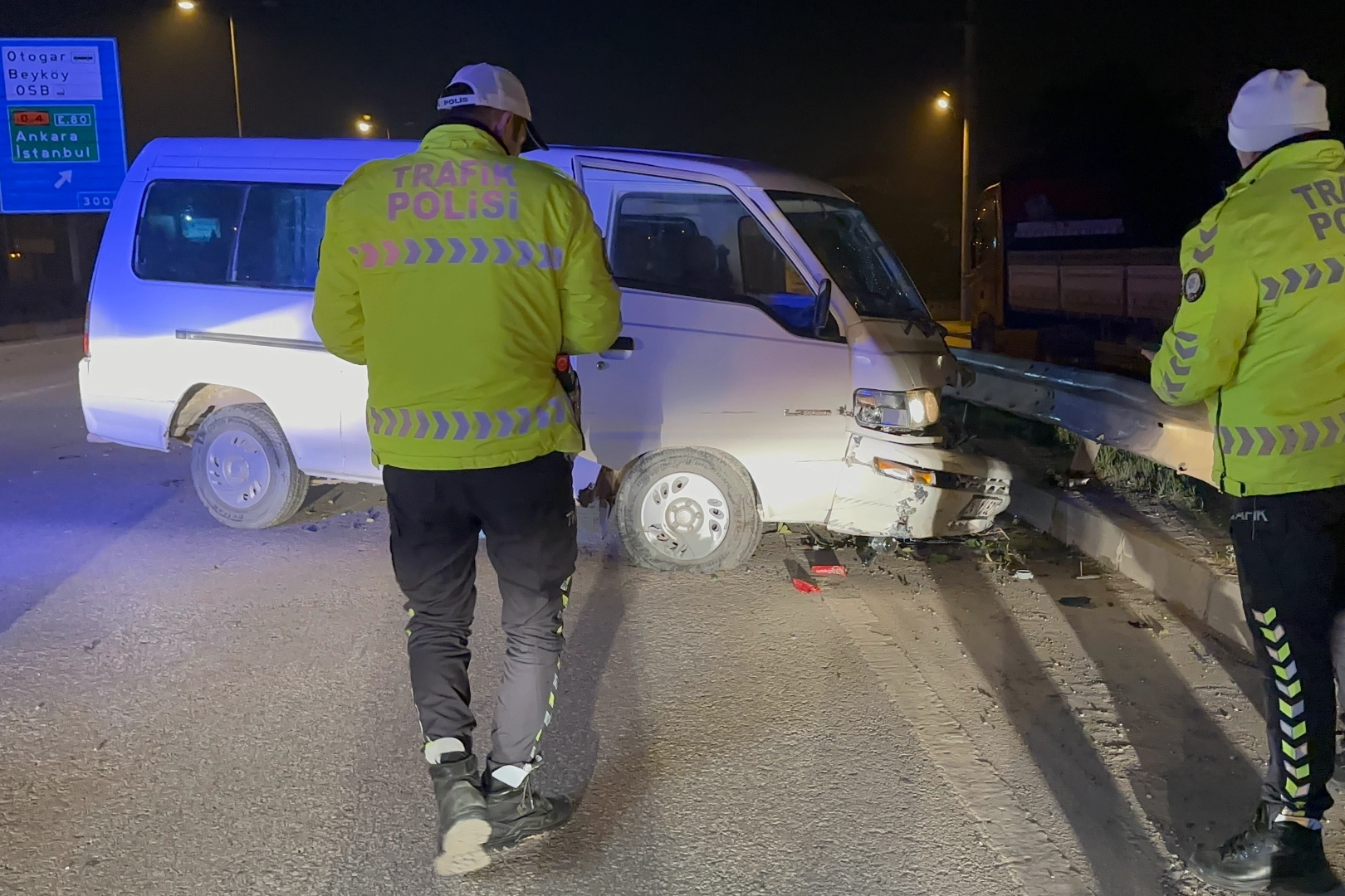 Düzce'de alkollü sürücü karşı şeride geçti