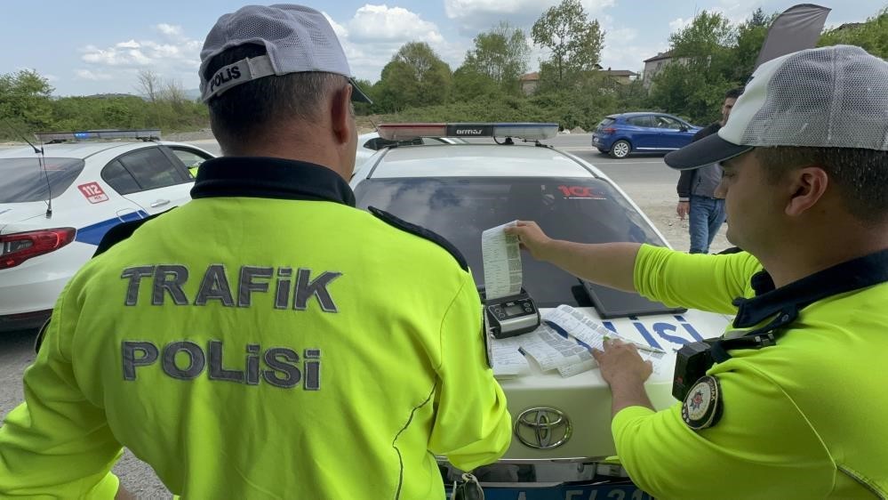 Düzcede Denetimlerde 4 Bin 895 Araç Trafikten Men Edildi