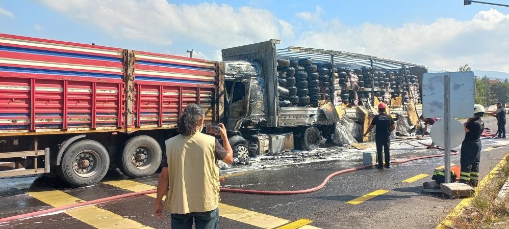 Düzcede Kazalarda 19 Kişi Hayatını Kaybetti, Bin 449 Kişi Yaralandı