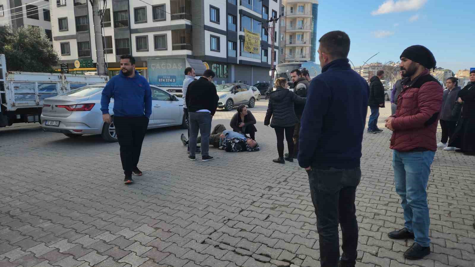 Edremitte Otomobille Çarpışan Motosiklet Sürücüsü Yaralandı