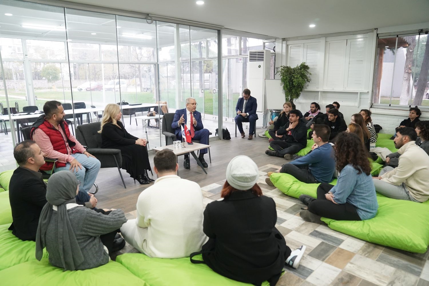 Ege Üniversitesi, Bölgede 1İnci Türkiyede 3Üncü