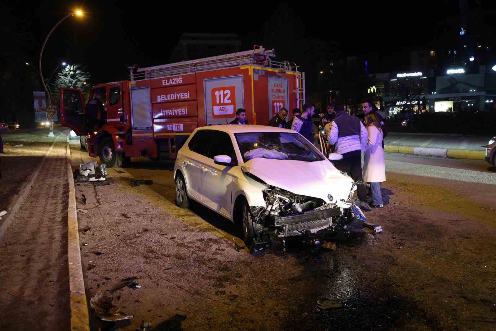 Elazığda Trafik Kazası: 5 Yaralı